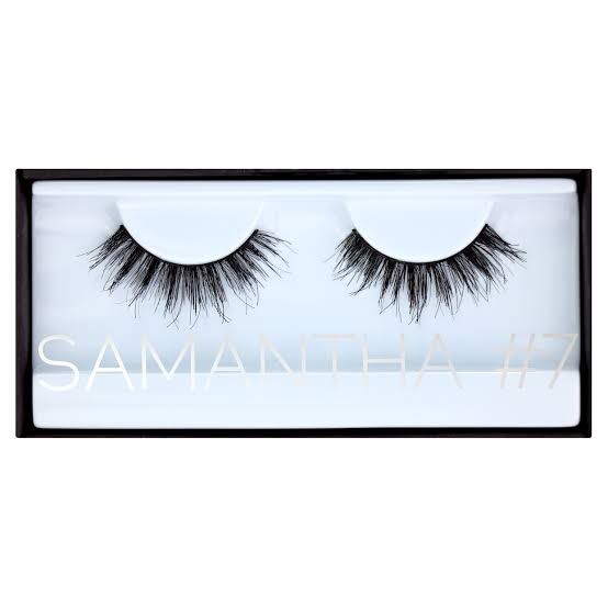 HUDA BEAUTY FAKE EYELASHES